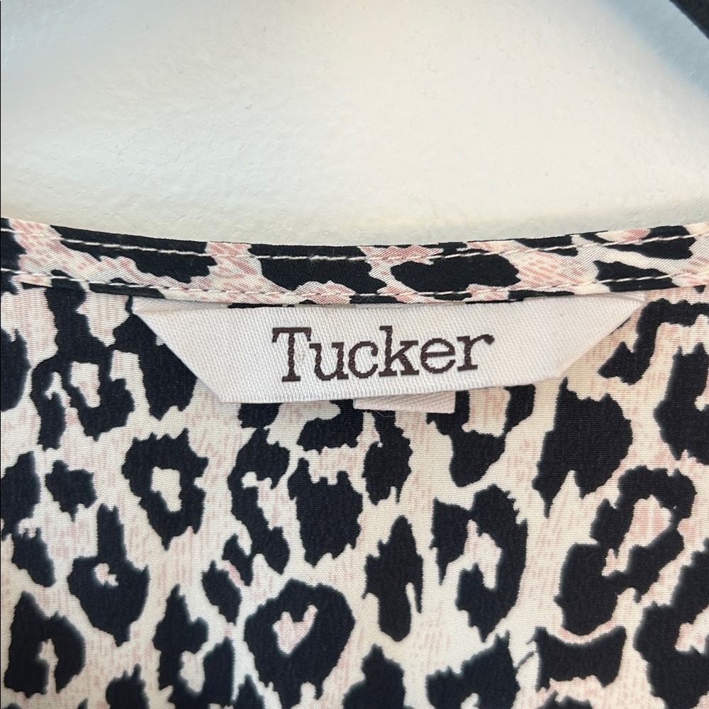 TUCKER Animal Print 3/4 Sleeve Dress 100% Silk, size Women’s medium - Picture 2 of 6
